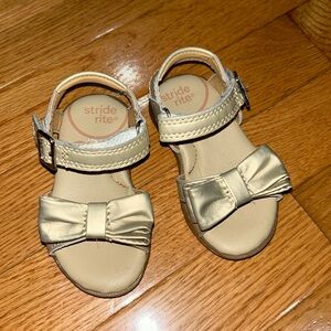 NWOT Stride Rite Toddler Bow Sandal-4C